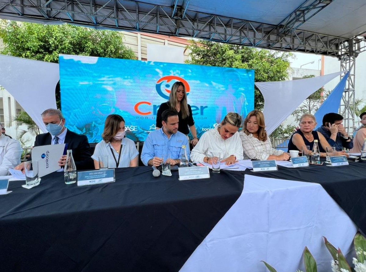 COMPROMETIDOS CONTRA LA DESNUTRICIÓN INFANTIL